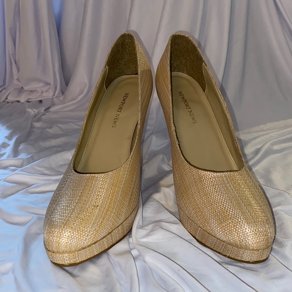 Size 9.5 women’s heel